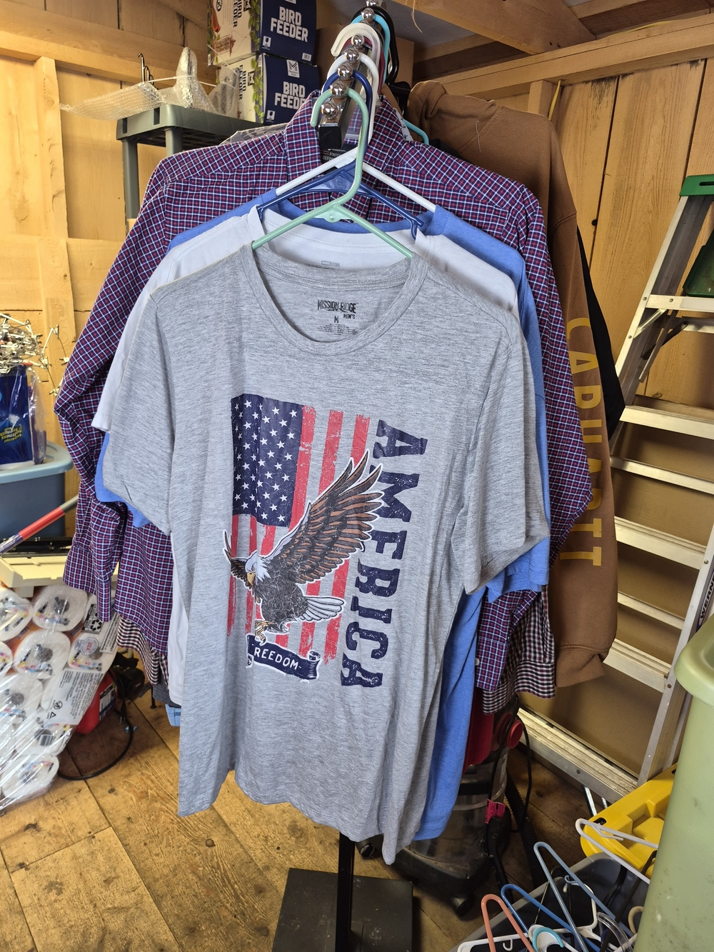 Men's Gray Graphic Eagle 'America' Short Sleeve Tee Bin 37
